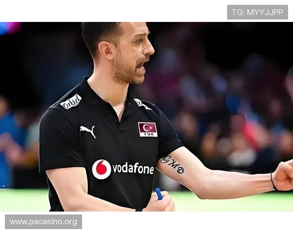 四连胜佳绩为主帅桑塔雷利四十四岁生日献上隆重祝福土耳其女排欢庆 四连胜佳绩为主帅桑塔雷利四十四岁生日献上隆重祝福土耳其女排欢庆